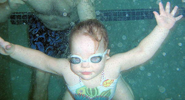 babies have swimming instincts